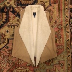 Shearling Vest - Gap - Size S